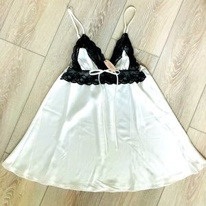 💖 NWT! VICTORIA’S SECRET Intimates - 2 Piece Set - SMALL